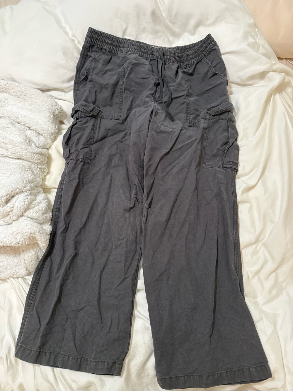 Aerie women’s cargo pants